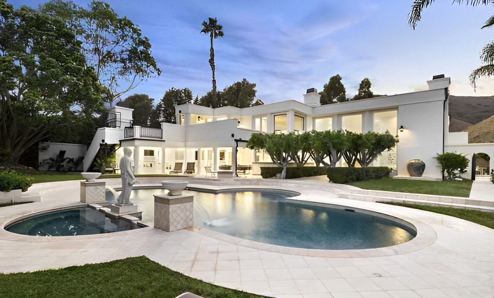 Magnificent Oceanfront Home In Malibu This Magnificent Oceanfront Home