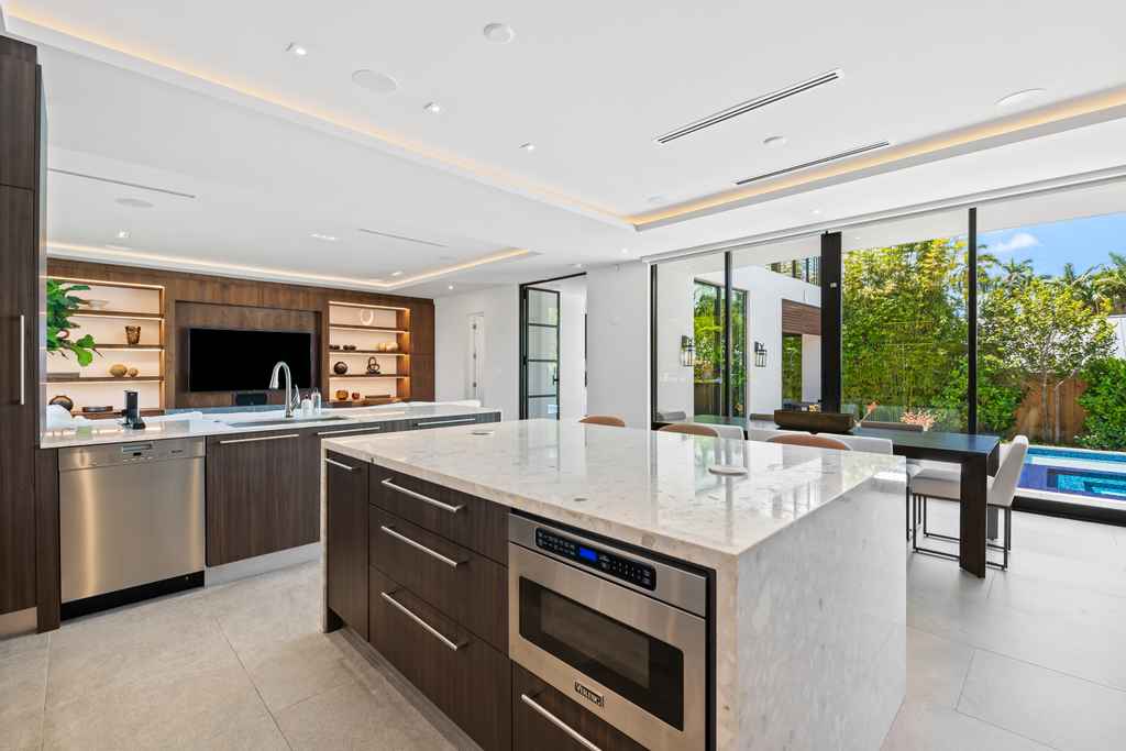 Million-Dollar Home: Luxury 4 BR In the heart of Miami Beach Million-Dollar Home