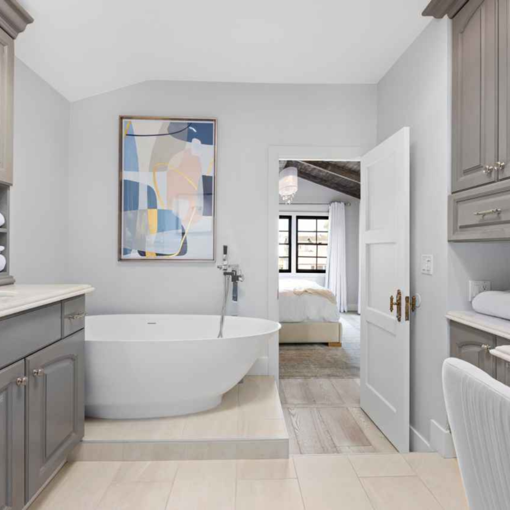 Million-Dollar Home on Grand Canal in Newport Beach, CA Million-Dollar Home