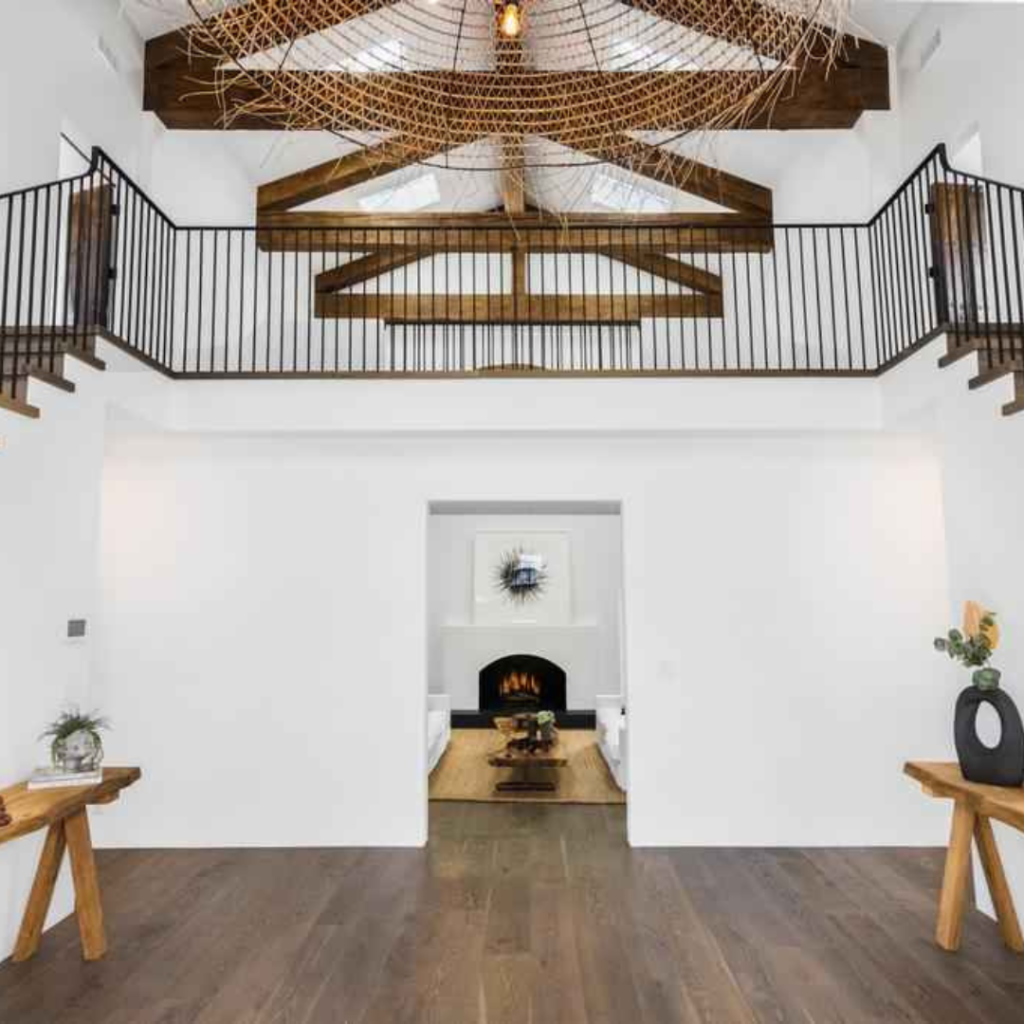 Million-Dollar Home: Luxurious 7 BR Malibu Estate Million-Dollar Home