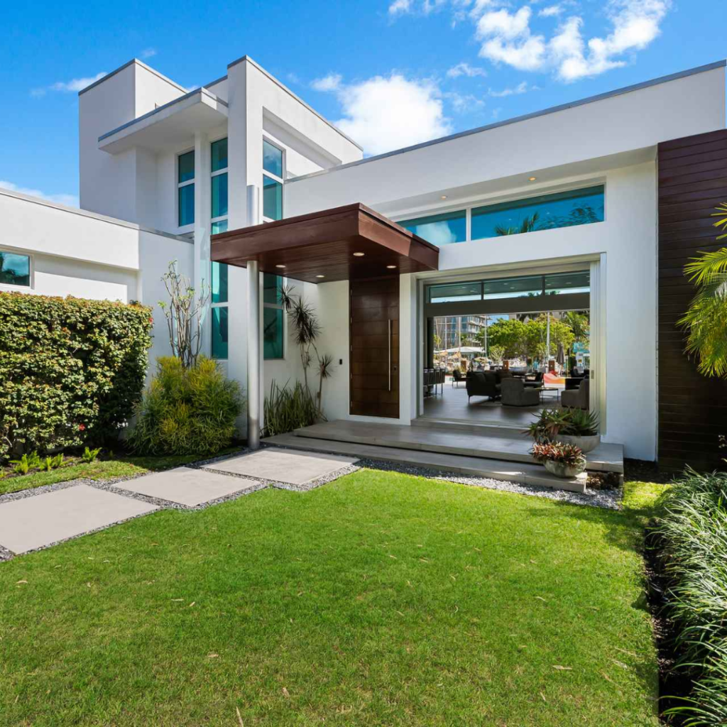 A Contemporary Narrative of Light, Marine Engineering, and Las Olas Waterfront Scarcity in Fort Lauderdale Luxury Home in Miami