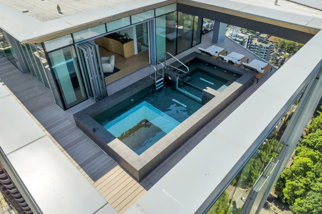 INSTITUTIONAL REAL ESTATE ASSET AUDIT: THE ALBERNI PENTHOUSE Luxury House