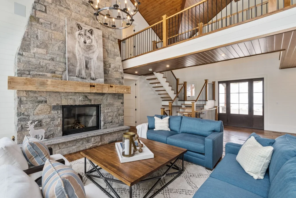 REAL ESTATE ASSET AUDIT REPORT: THE LAKE MUSKOKA PENINSULA MANOR Canadian Luxury House